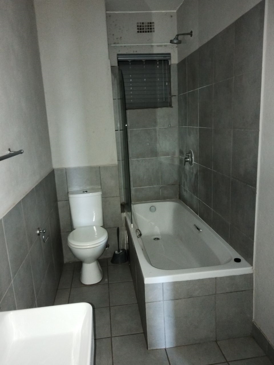 To Let 2 Bedroom Property for Rent in Clubview Gauteng