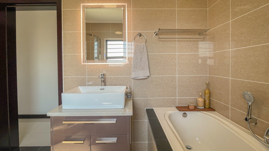 3 Bedroom Property for Sale in Blue Hills Gauteng