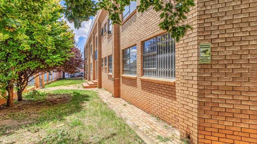 To Let commercial Property for Rent in Meadowdale Gauteng