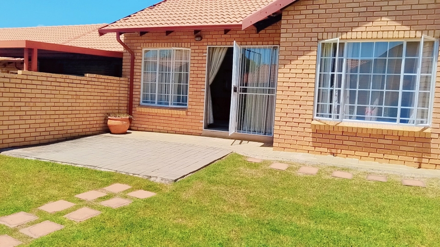 To Let 3 Bedroom Property for Rent in Equestria Gauteng