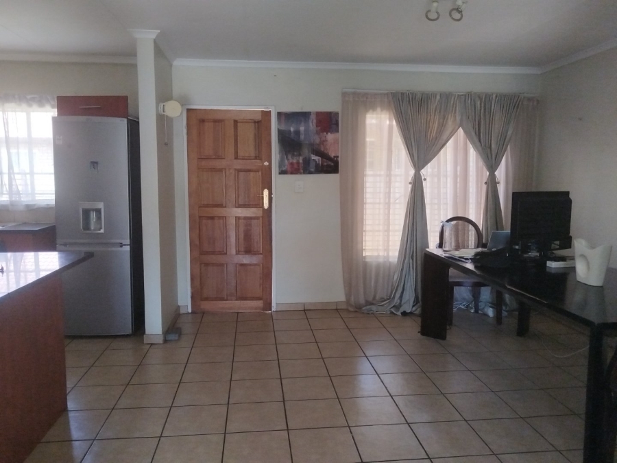 To Let 3 Bedroom Property for Rent in Equestria Gauteng