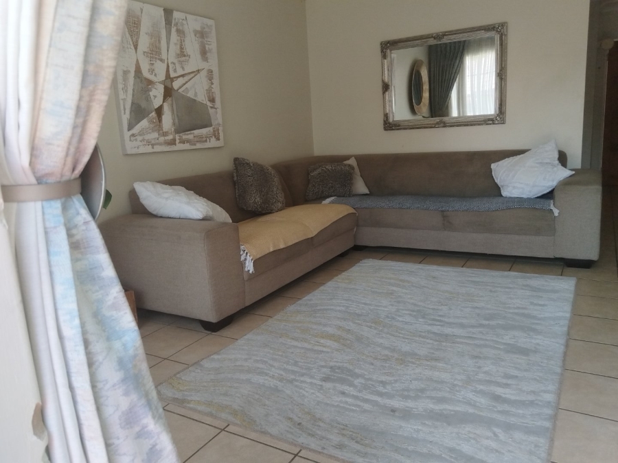 To Let 3 Bedroom Property for Rent in Equestria Gauteng