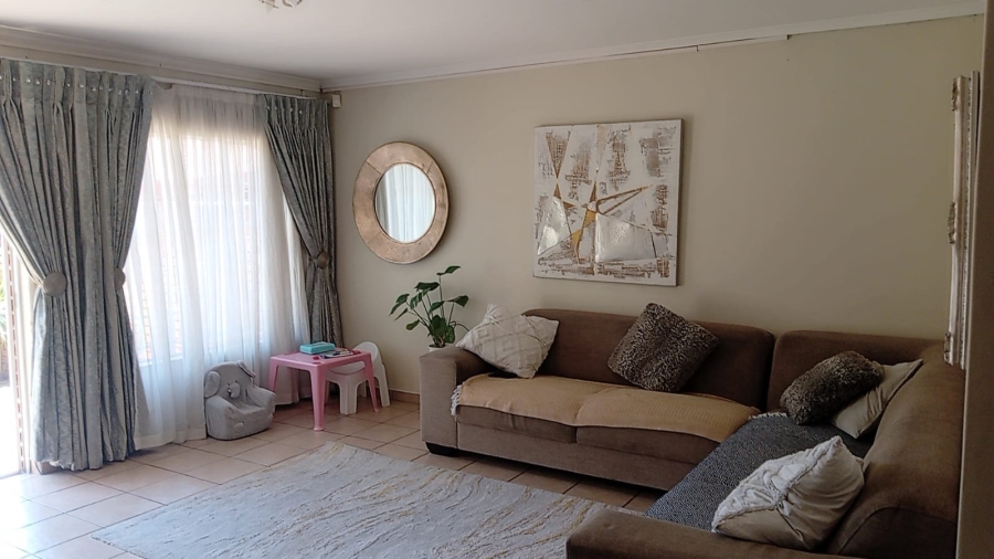 To Let 3 Bedroom Property for Rent in Equestria Gauteng