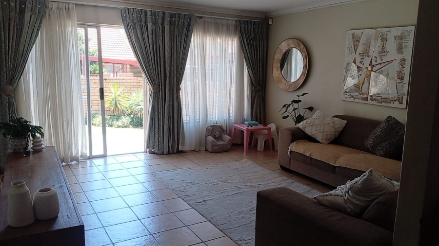 To Let 3 Bedroom Property for Rent in Equestria Gauteng