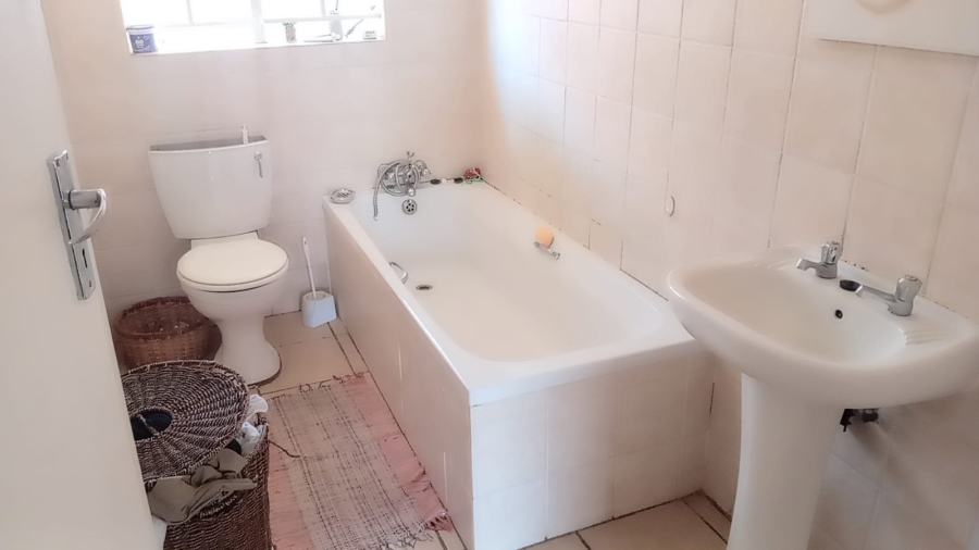 To Let 3 Bedroom Property for Rent in Equestria Gauteng