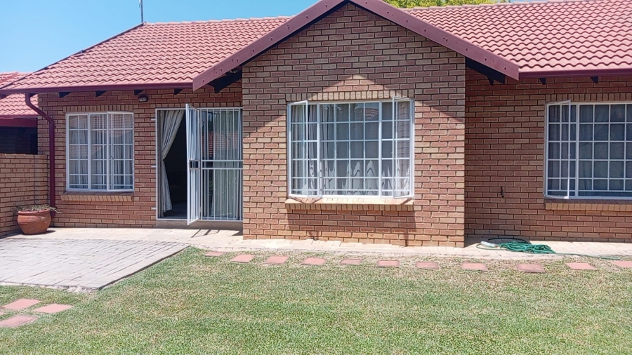 To Let 3 Bedroom Property for Rent in Equestria Gauteng
