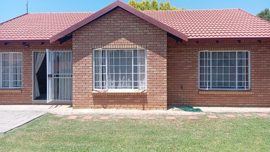 To Let 3 Bedroom Property for Rent in Equestria Gauteng