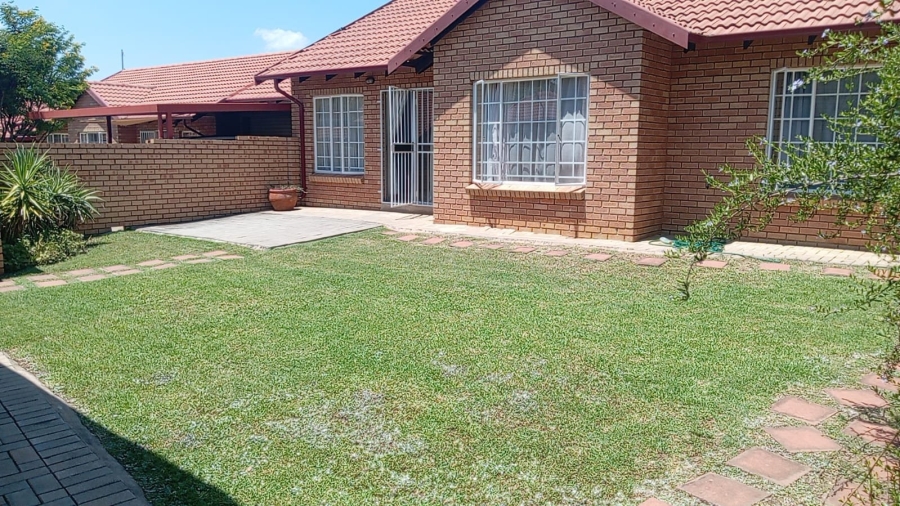 To Let 3 Bedroom Property for Rent in Equestria Gauteng