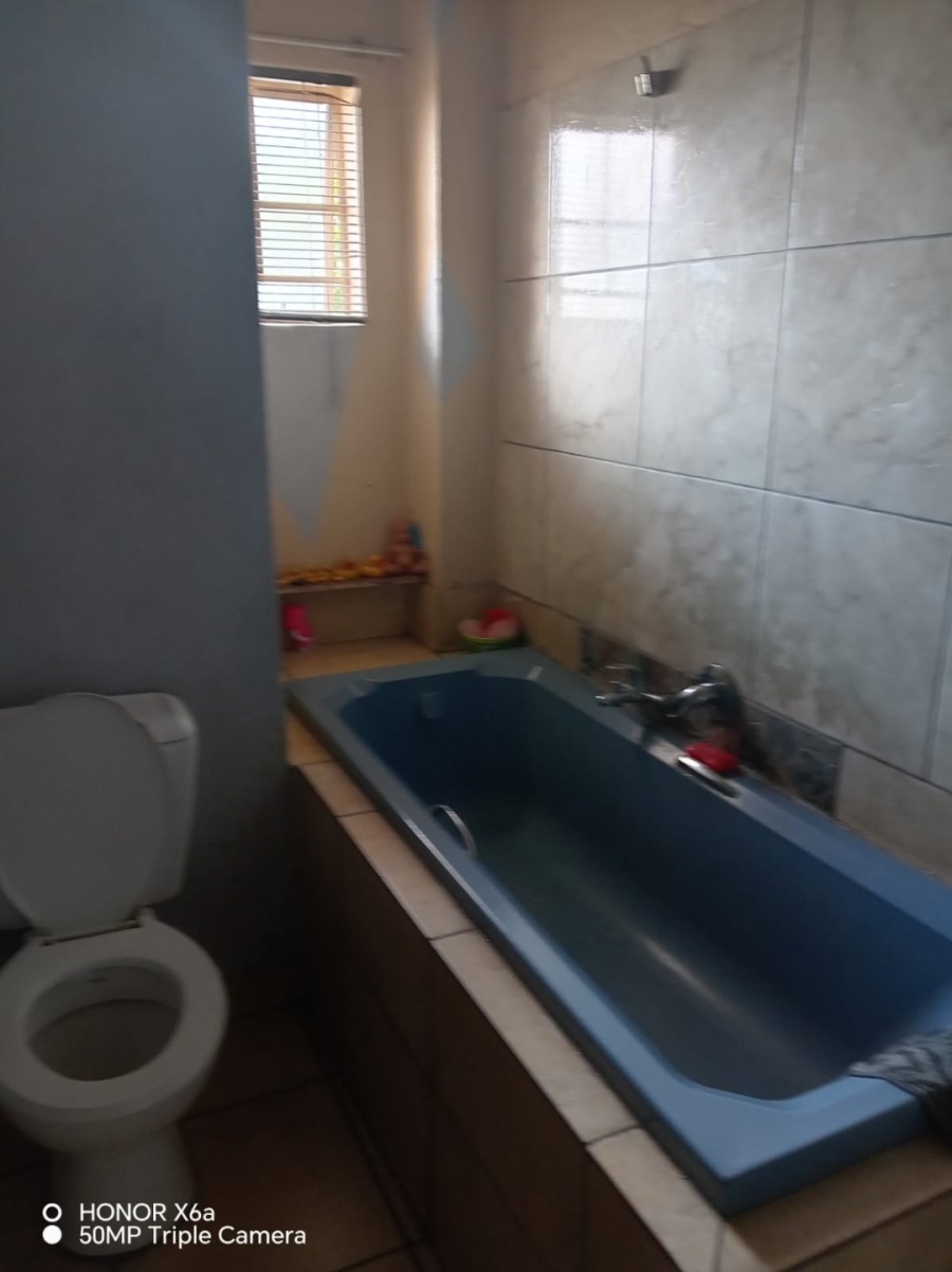 2 Bedroom Property for Sale in Pretoria West Gauteng