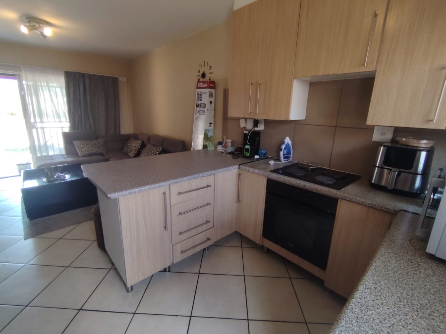 2 Bedroom Property for Sale in Monavoni Gauteng