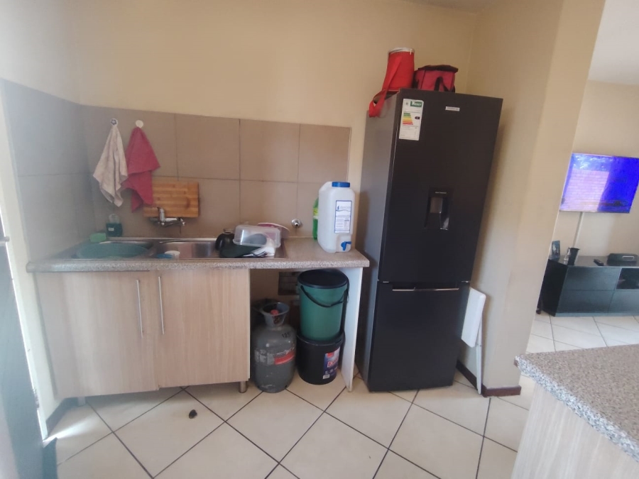 2 Bedroom Property for Sale in Monavoni Gauteng