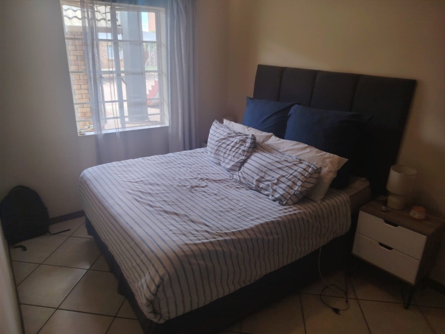 2 Bedroom Property for Sale in Monavoni Gauteng