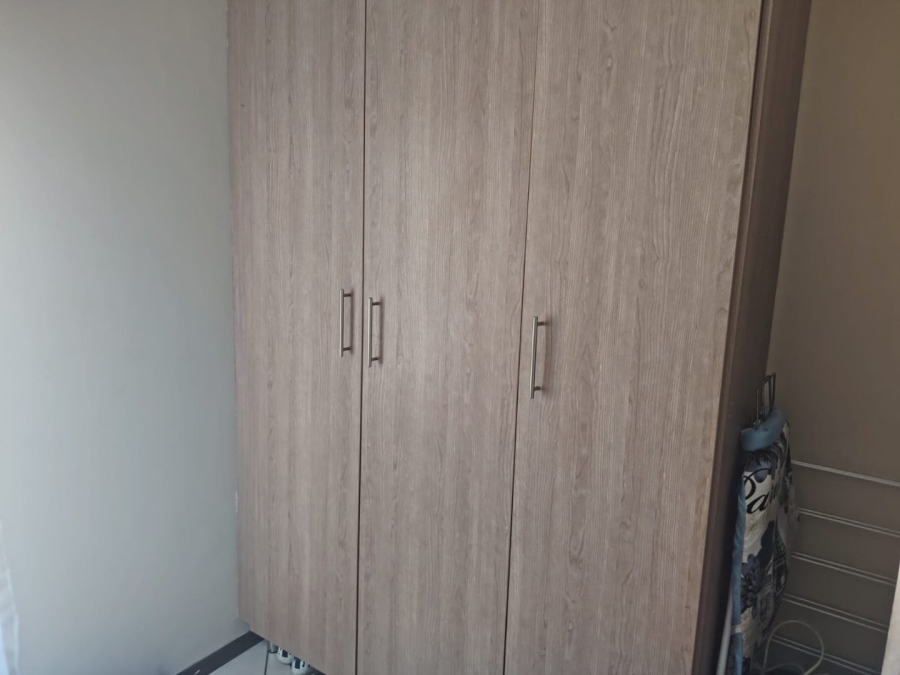 2 Bedroom Property for Sale in Monavoni Gauteng