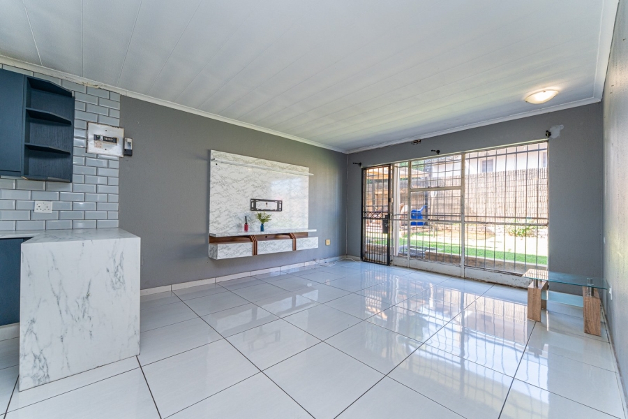 To Let 2 Bedroom Property for Rent in Mindalore Gauteng