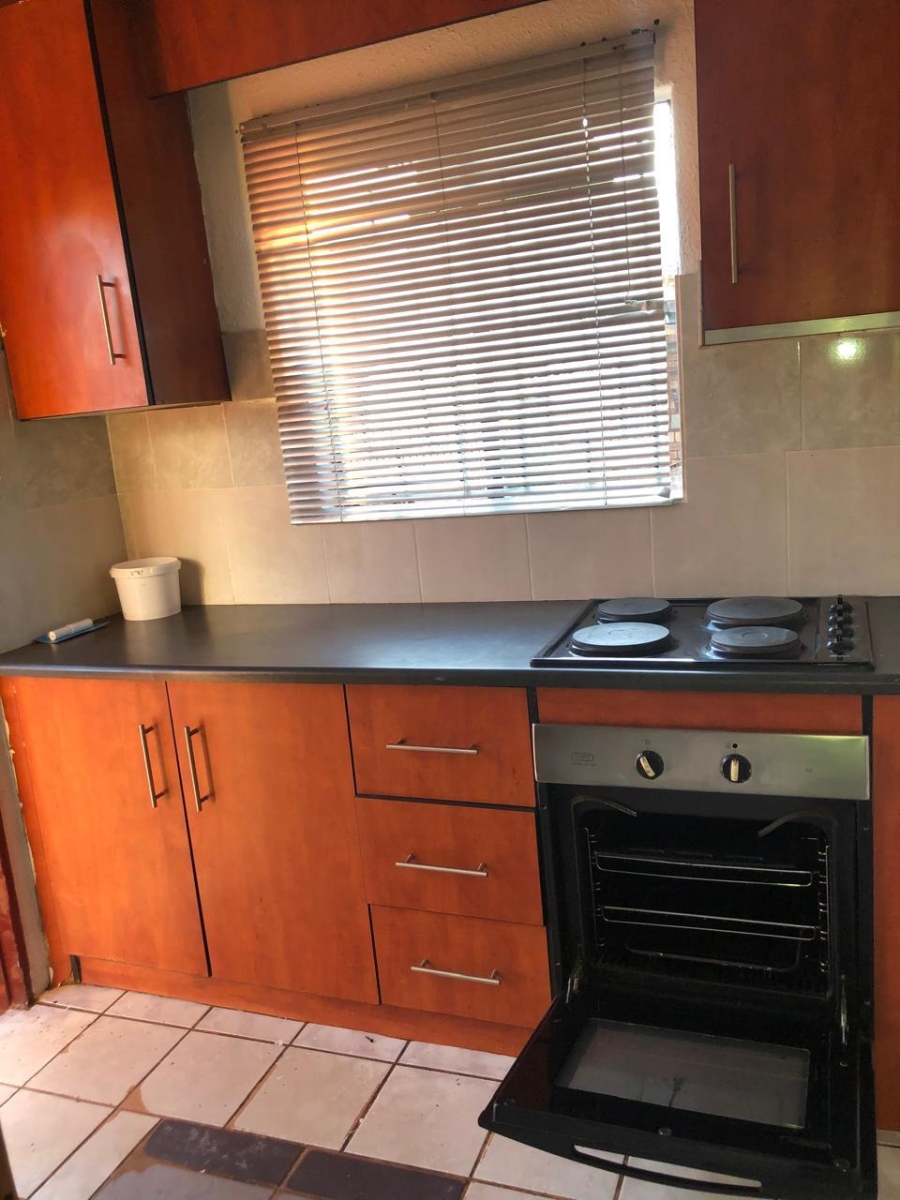 2 Bedroom Property for Sale in Soshanguve FF Gauteng