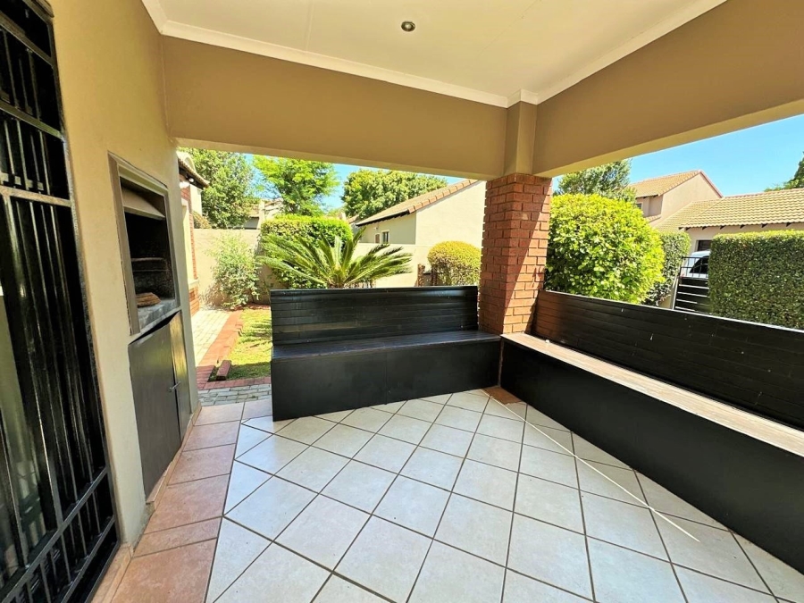 To Let 2 Bedroom Property for Rent in Eco Park Gauteng