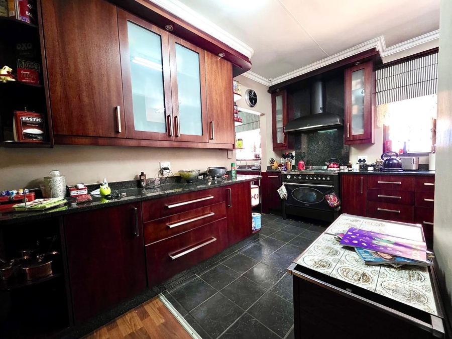 4 Bedroom Property for Sale in Wierda Park Gauteng