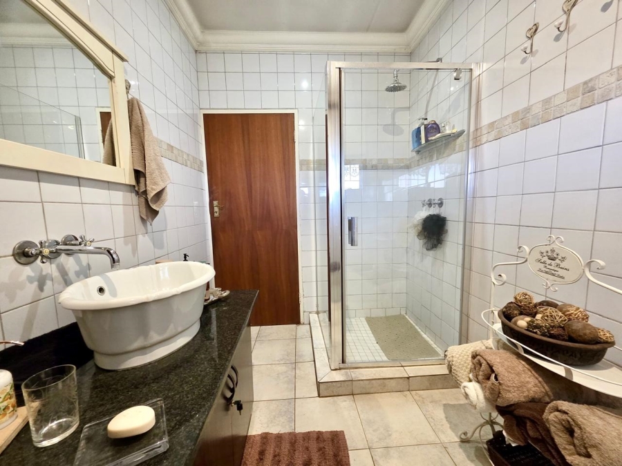 4 Bedroom Property for Sale in Wierda Park Gauteng