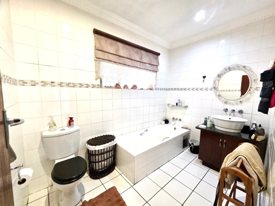 4 Bedroom Property for Sale in Wierda Park Gauteng