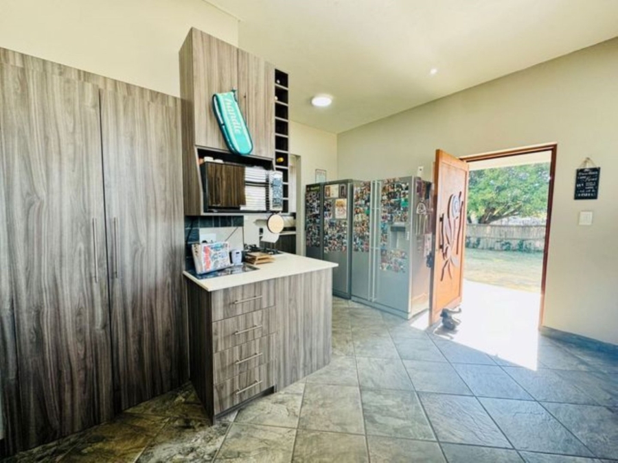 8 Bedroom Property for Sale in Annlin Gauteng