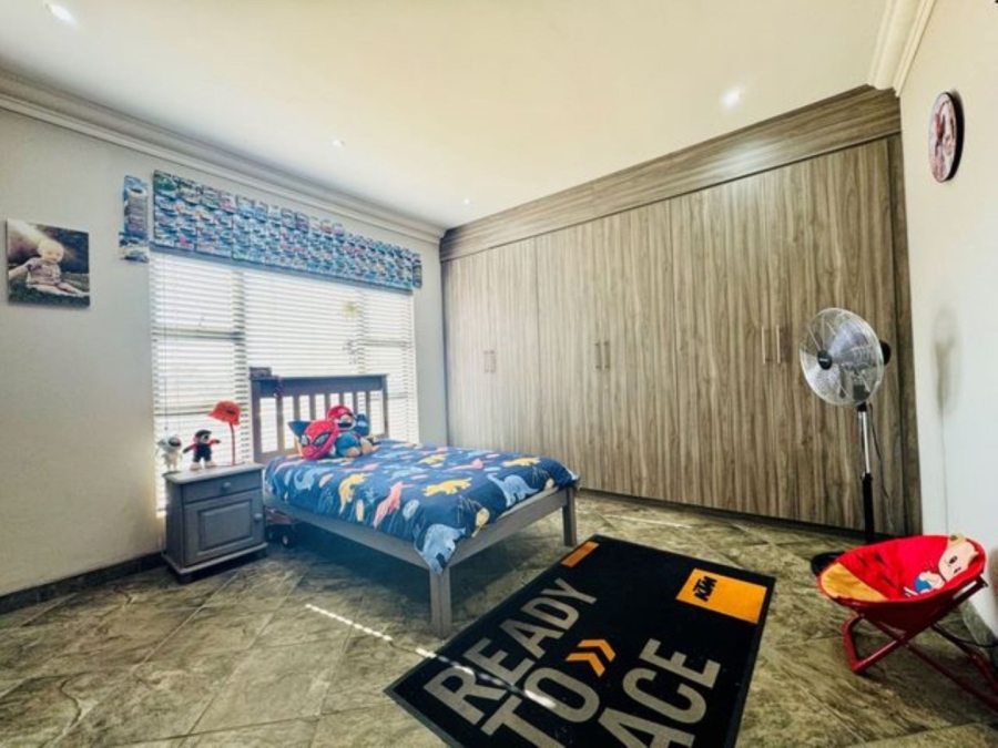 8 Bedroom Property for Sale in Annlin Gauteng