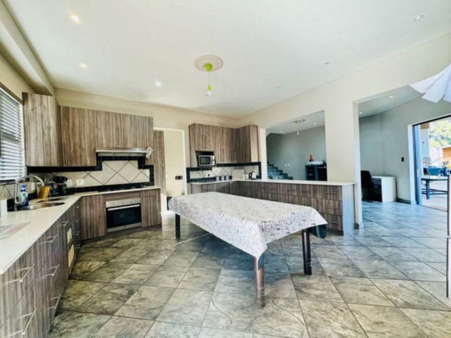 8 Bedroom Property for Sale in Annlin Gauteng
