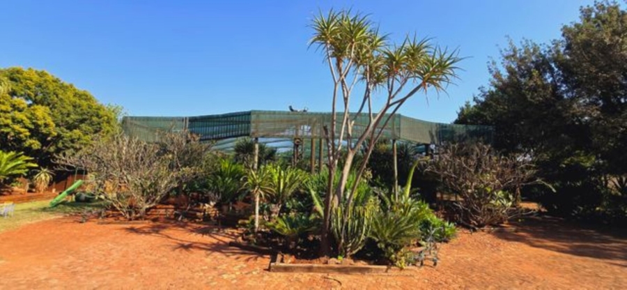 8 Bedroom Property for Sale in Annlin Gauteng