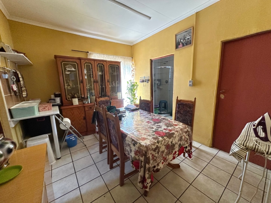 4 Bedroom Property for Sale in General Albertspark Gauteng