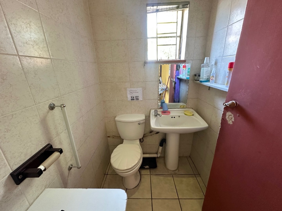 4 Bedroom Property for Sale in General Albertspark Gauteng