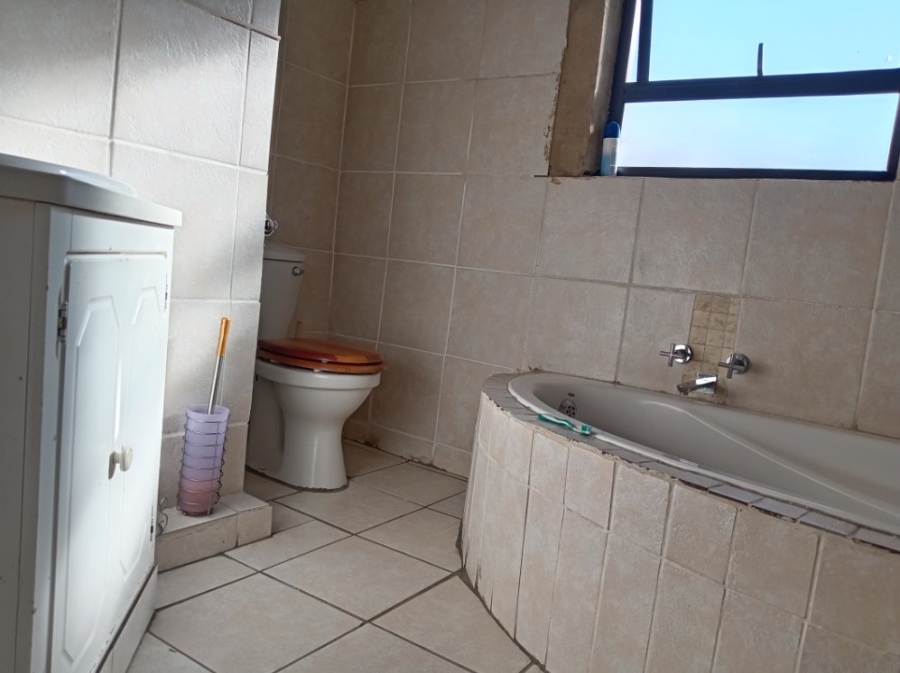 3 Bedroom Property for Sale in Edenvale Central Gauteng