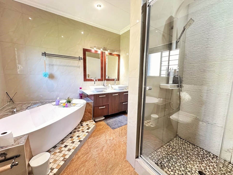 2 Bedroom Property for Sale in Eco Park Gauteng