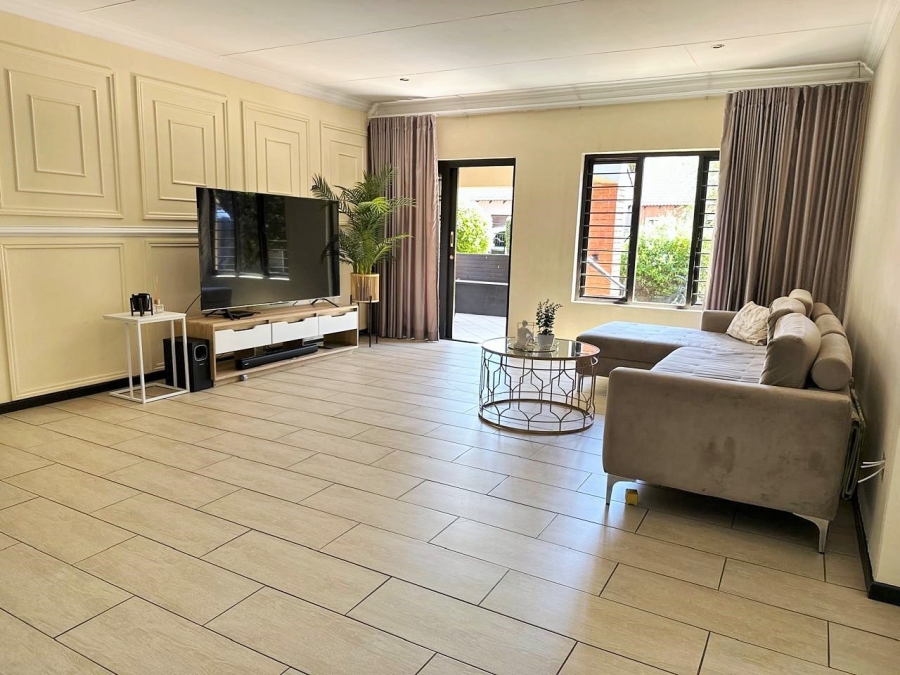 2 Bedroom Property for Sale in Eco Park Gauteng