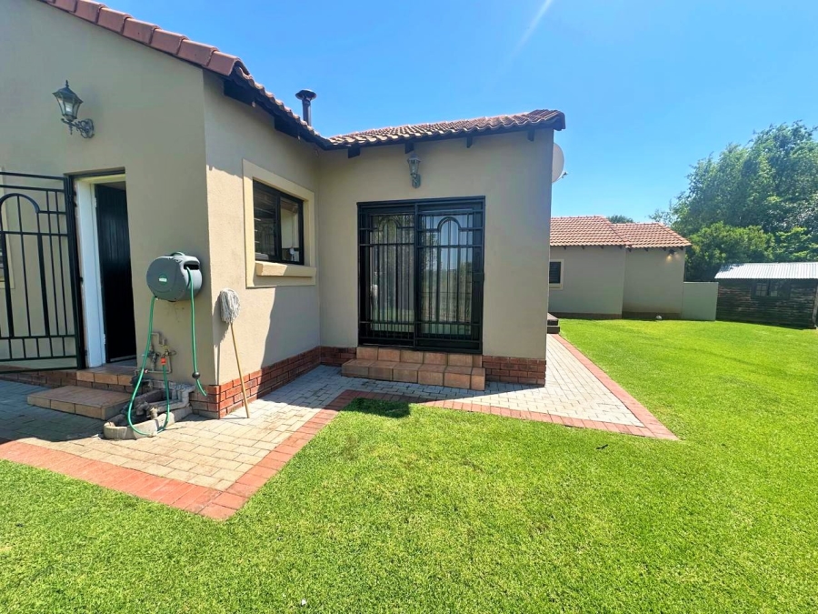2 Bedroom Property for Sale in Eco Park Gauteng