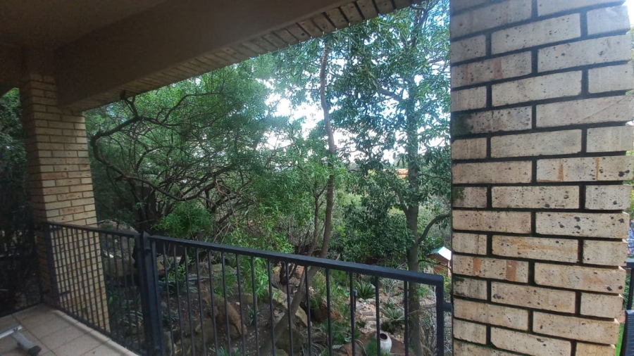 To Let 1 Bedroom Property for Rent in Glenvista Gauteng