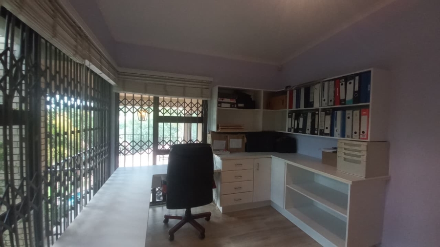 To Let 1 Bedroom Property for Rent in Glenvista Gauteng