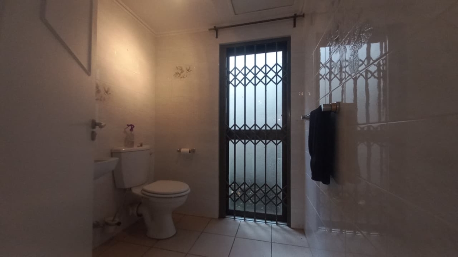 To Let 1 Bedroom Property for Rent in Glenvista Gauteng