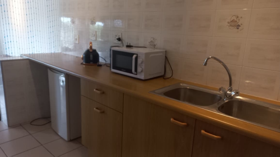 To Let 1 Bedroom Property for Rent in Glenvista Gauteng