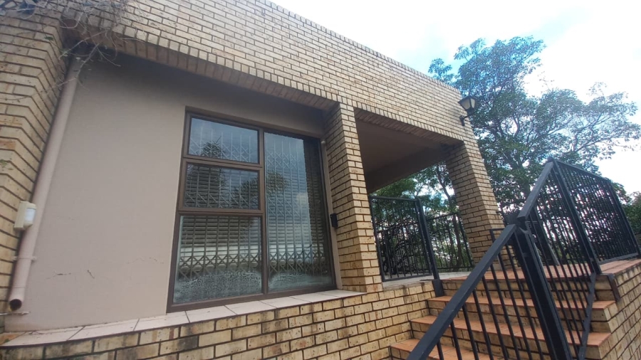 To Let 1 Bedroom Property for Rent in Glenvista Gauteng