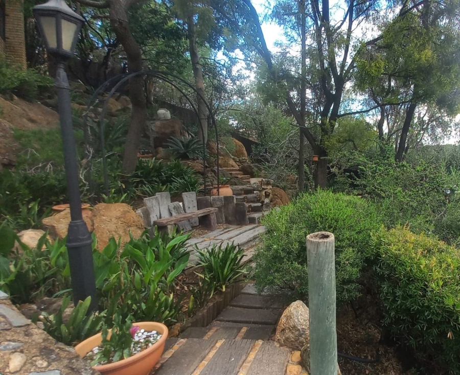 To Let 1 Bedroom Property for Rent in Glenvista Gauteng