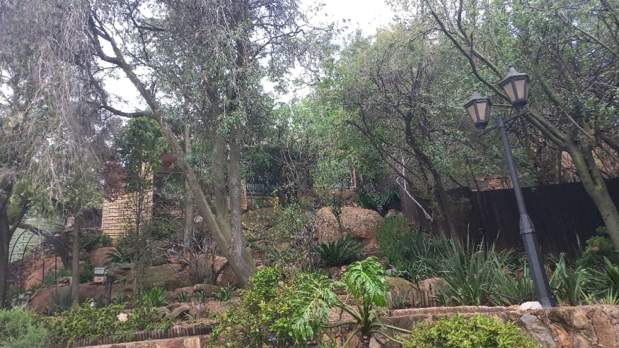 To Let 1 Bedroom Property for Rent in Glenvista Gauteng