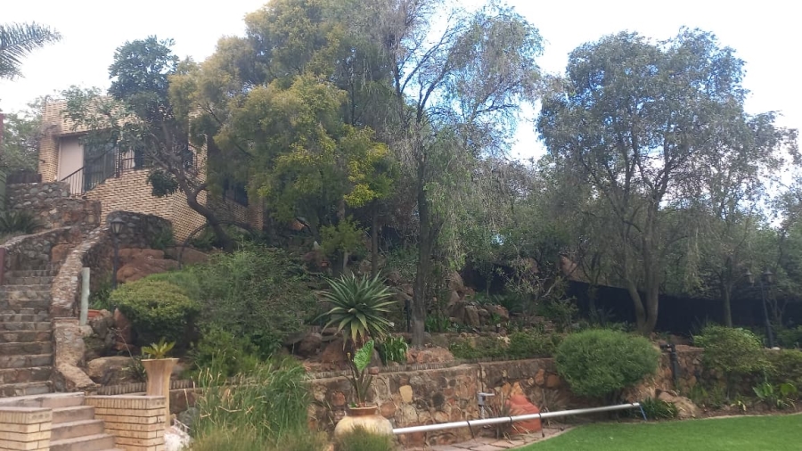 To Let 1 Bedroom Property for Rent in Glenvista Gauteng