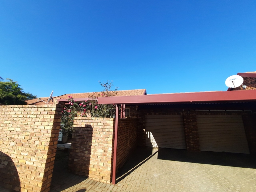 To Let 2 Bedroom Property for Rent in Highveld Gauteng