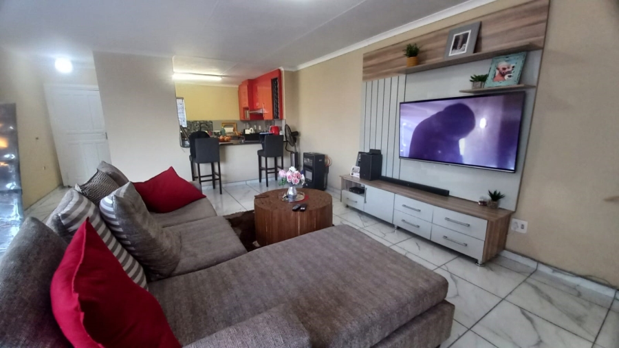 To Let 2 Bedroom Property for Rent in Noordwyk Gauteng