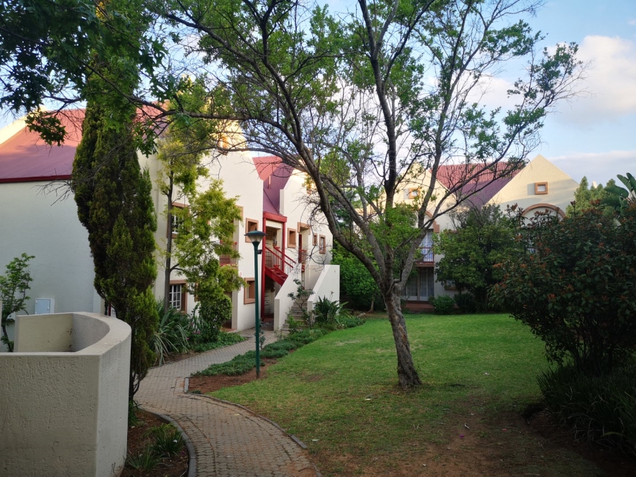To Let 2 Bedroom Property for Rent in Noordwyk Gauteng