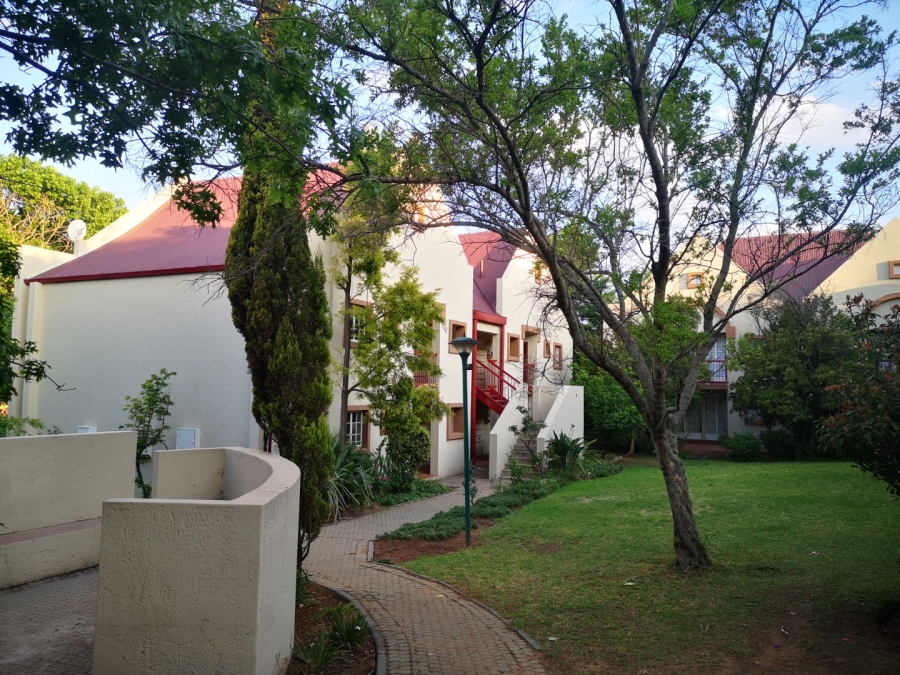 To Let 2 Bedroom Property for Rent in Noordwyk Gauteng