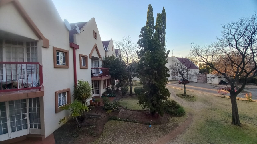 To Let 2 Bedroom Property for Rent in Noordwyk Gauteng