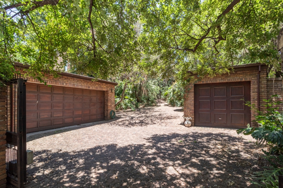  Bedroom Property for Sale in Bryanston Gauteng