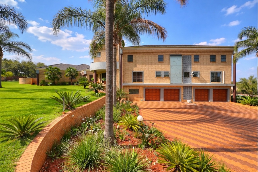 9 Bedroom Property for Sale in Mooikloof Equestrian Estate Gauteng