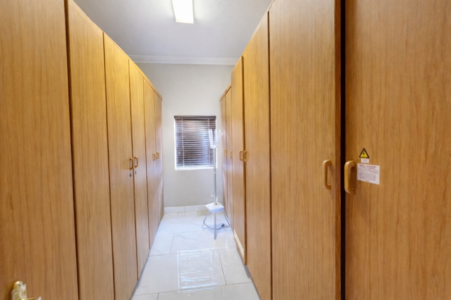 9 Bedroom Property for Sale in Mooikloof Equestrian Estate Gauteng