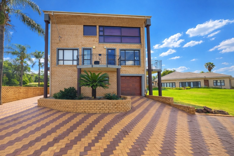 9 Bedroom Property for Sale in Mooikloof Equestrian Estate Gauteng